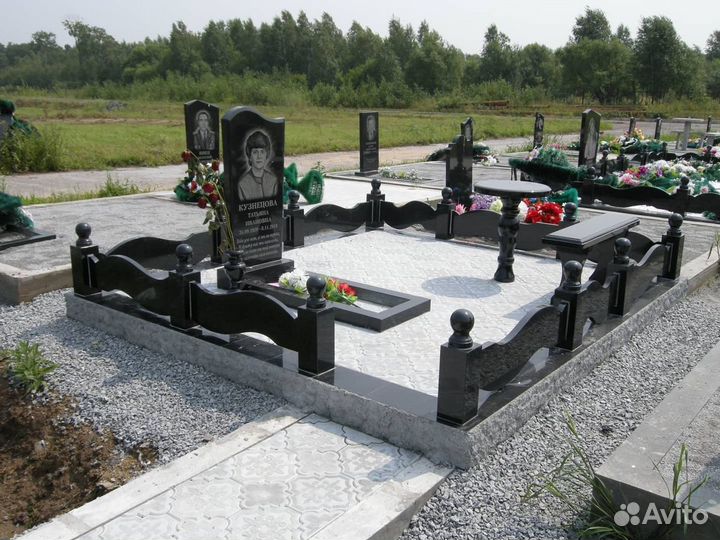 Благоустройство мест захоронений, памятники