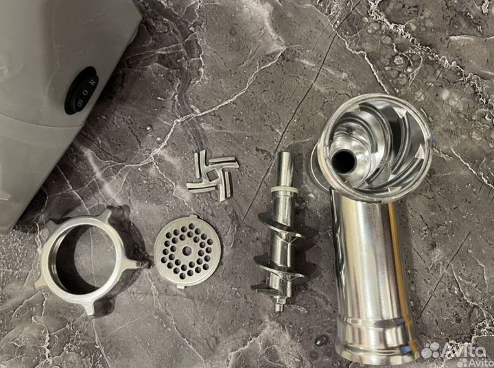 Мясорубка с овощерезкй.Новая/Дставка