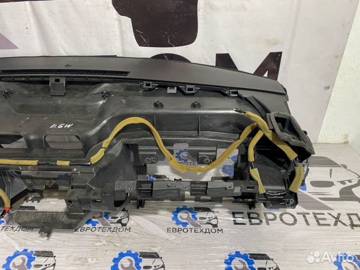 Панель передняя (Торпедо) передний Mazda 3 BK Z601