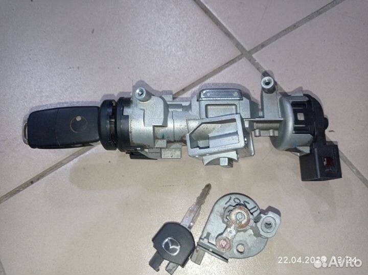 Замок зажигания, личинка замка Мазда 3 бк седан