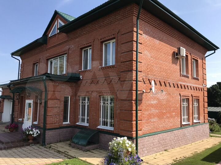 Дом 398 м² на участке 14 сот.