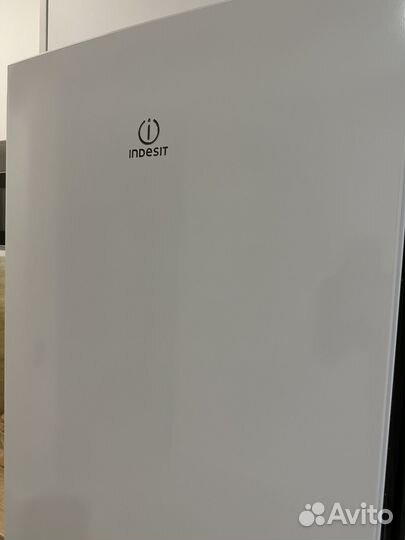 Холодильник Indesit DS 318 W