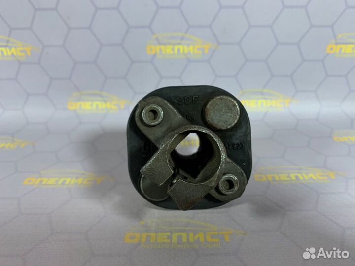 Рулевой карданчик Opel Vectra A