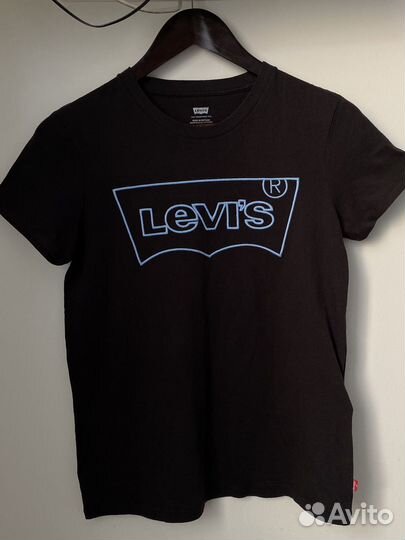 Футболка Levi's