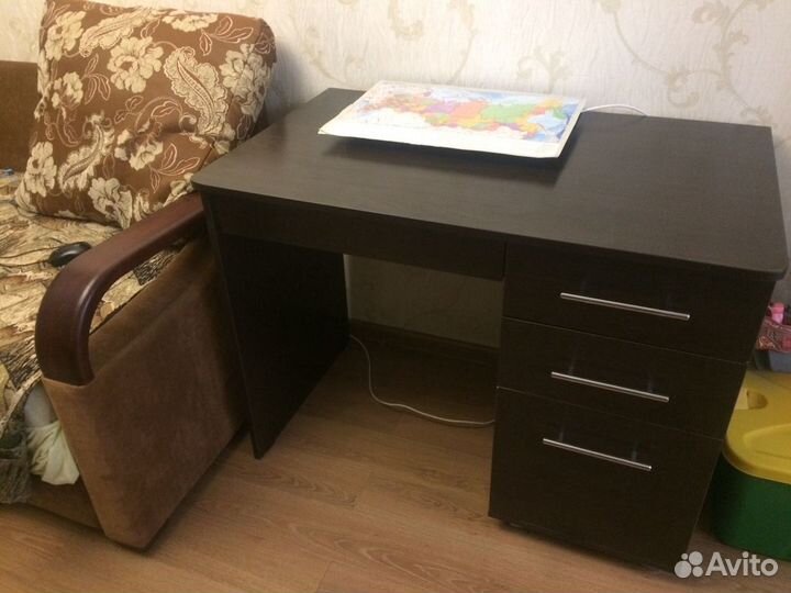 Стол письменный