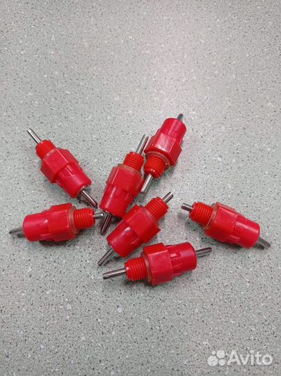 Поилки ниппельные