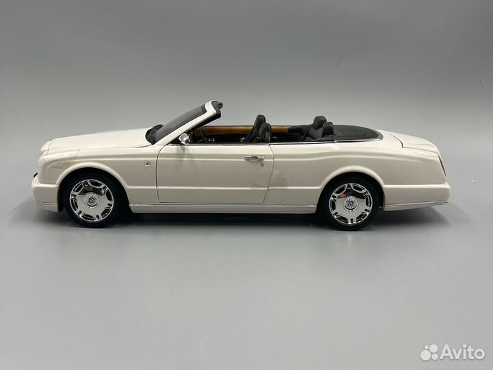 Minichamps Bentley Azure 1:18 100139502