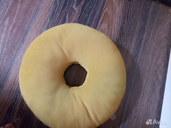 Подушка пончик