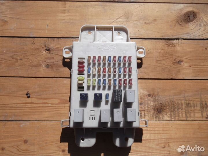 Блок предохранителей Chery T11 Tiggo