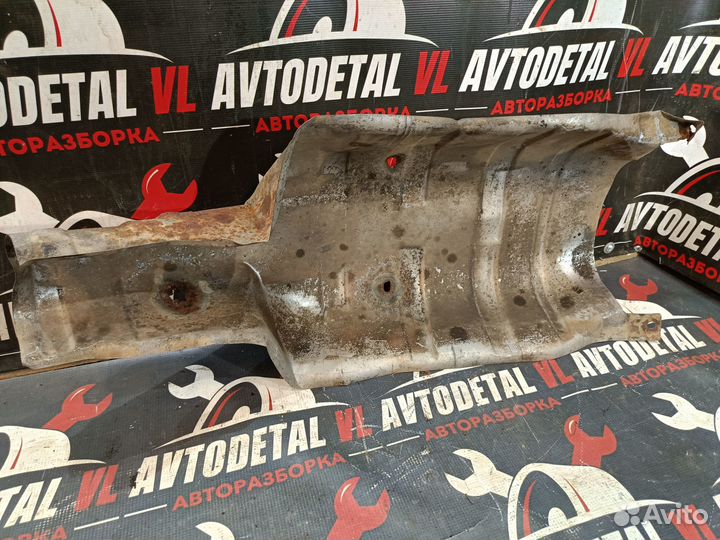 Экран тепловой глушителя Skoda Octavia Tour