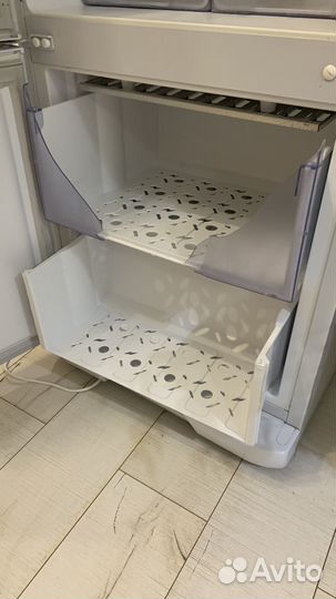 Холодильник Бирюса