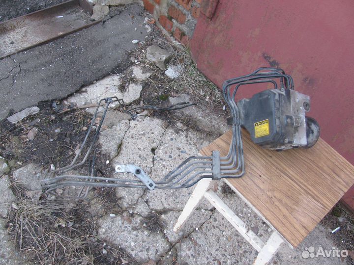 Блок абс (насос) в сборе Lexus RX330 II