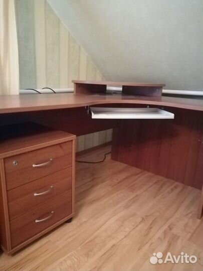 Компьютерный стол