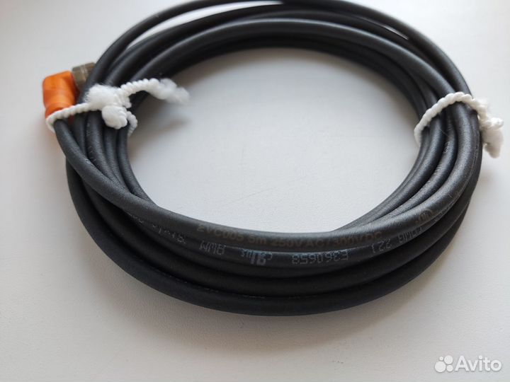 Соединительный кабель с разъемом EVC005 IFM