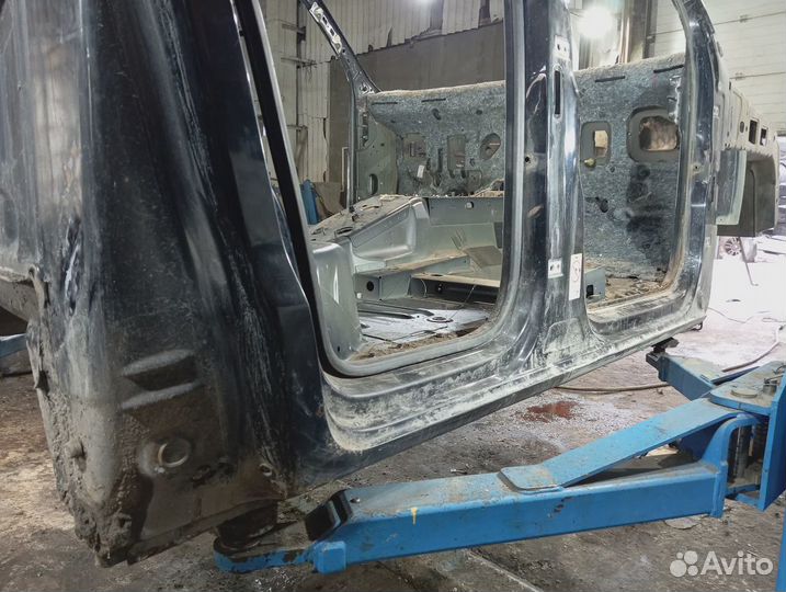 Порог со стойкой правый Volkswagen Amarok (2H)