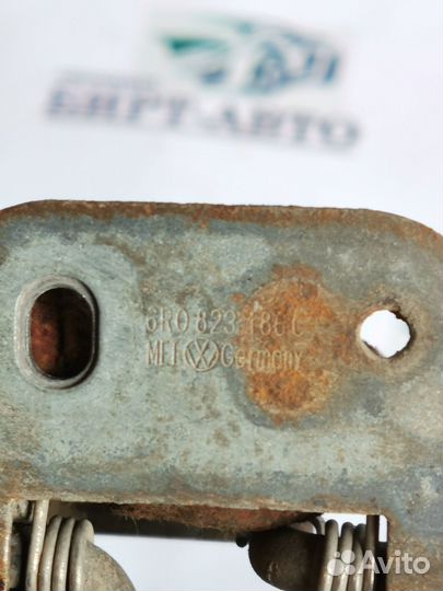 Петля ручка замка капота Volkswagen Polo