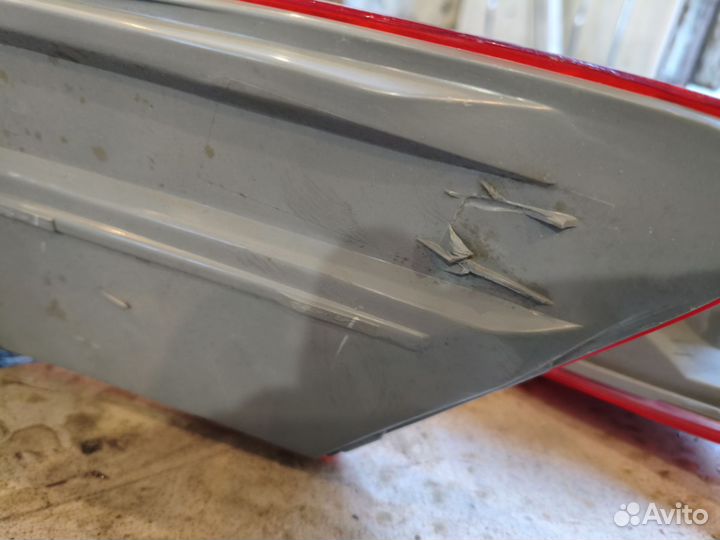 Задний левый комплект фонарей toyota camry