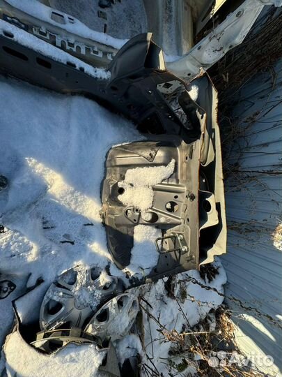 Крыло заднее левое Toyota Auris