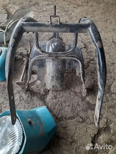 Запчасти от моторолера Электрон