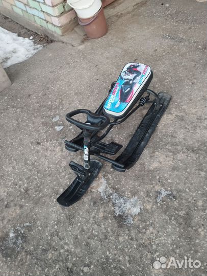 Детский снегокат с родительской ручкой