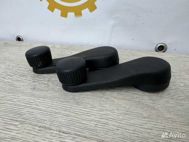 Ручка стеклоподъемника Skoda Octavia A5 2010