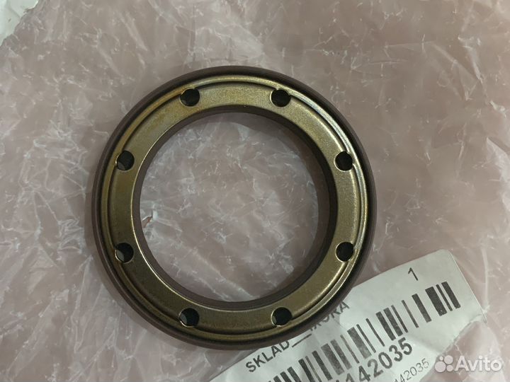 Сальник коленвала Тойота