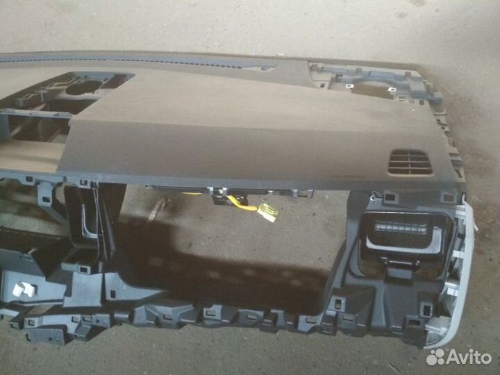 Панель передняя салона (торпедо) Toyota Sienna III