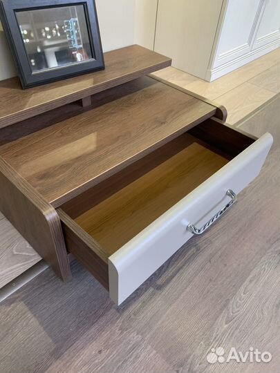 Тумба прикроватная