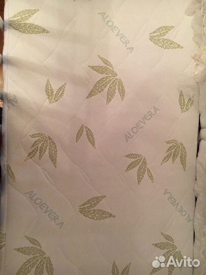 Детская кровать с маятником