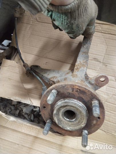 Поворотный кулак в сборе передний правый Hyundai