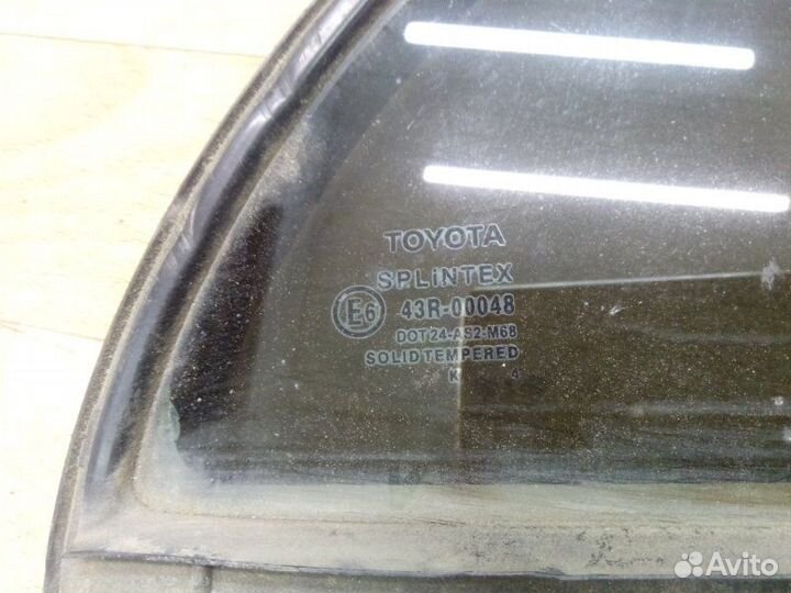 Форточка (стекло) задняя правая Toyota Avensis 2