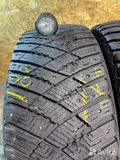 Goodyear Ultragrip Ice Arctic 215/55 R17