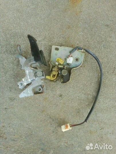 Замок багажника