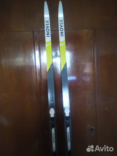 Подростковые пластиковые лыжи с ботинками