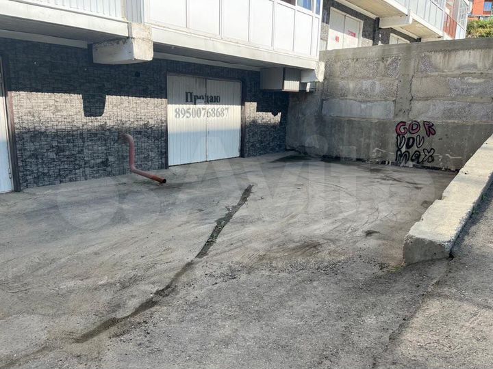 Гараж, > 30 м²