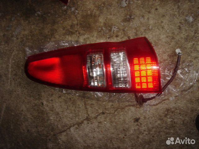 Стоп-сигнал задний правый Nissan Serena C24