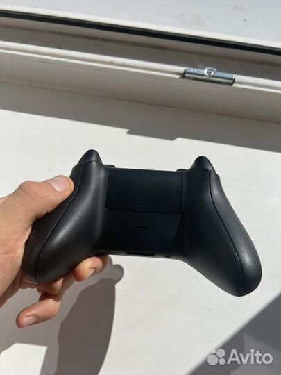 Геймпад xbox series s x практически новый