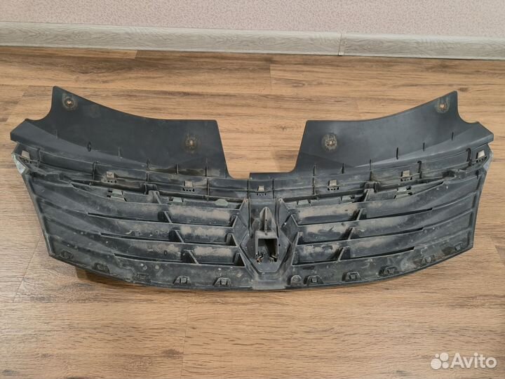 Решетка радиатора Renault Logan 1 рестайлинг