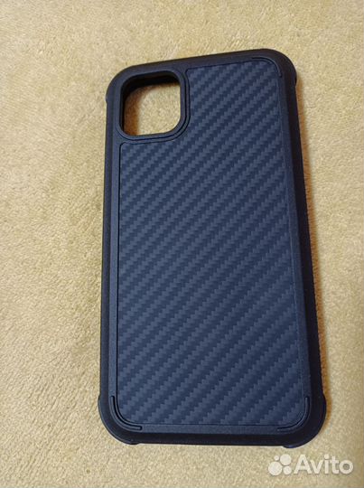 Чехол Pitaka на iPhone