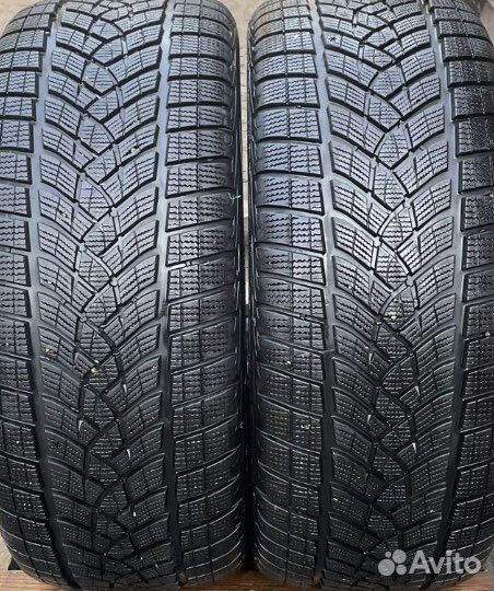 Goodyear UltraGrip Performance Gen-1 215/65 R17 99V