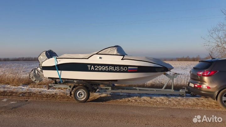 Катер, моторная лодка