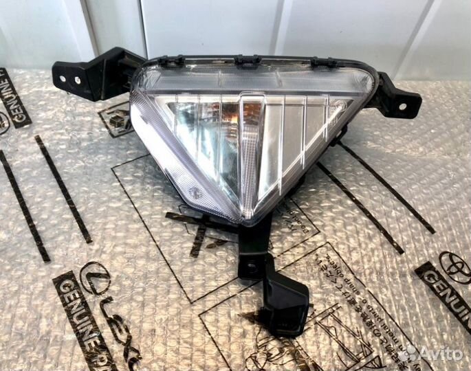 Фара противотуманная передняя левая Hyundai