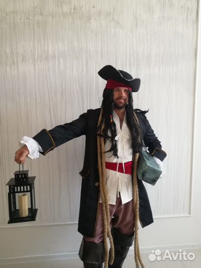 Карнавальный костюм пирата взрослый. Костюм пирата аренда. Пиратский костюм мужской. Образ пирата. Пиратский наряд.