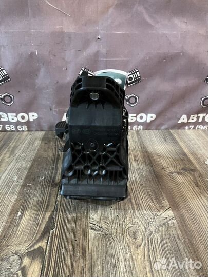 Kia stinger педаль тормоза