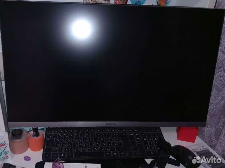 Монитор Samsung 28 модель U28R550UQI