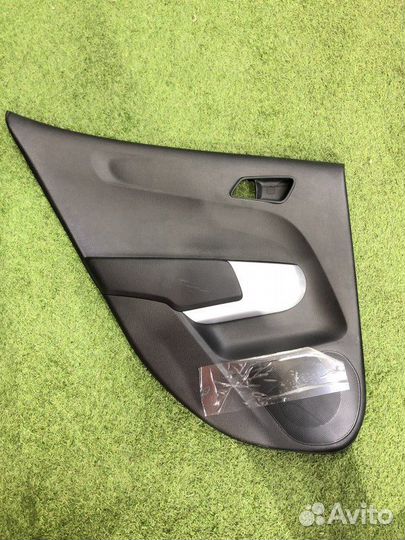 Обшивка двери задняя левая Kia Picanto 3 JA 2021