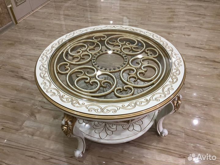 Журнальный столик