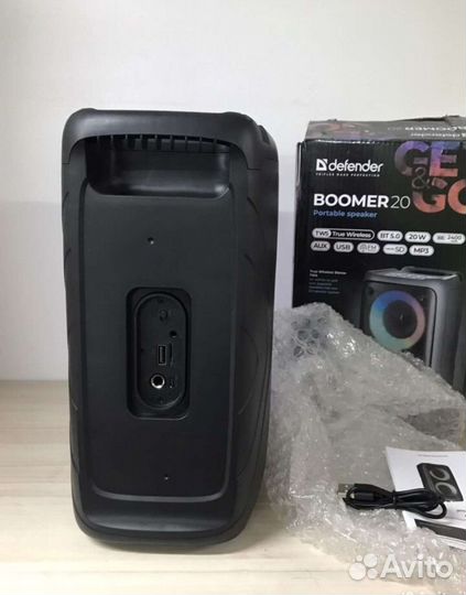Портативная колонка с подсветкой новая Defender