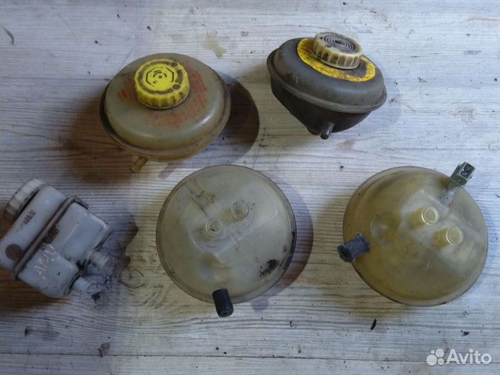 Вакуум тормозной Volkswagen Passat B5