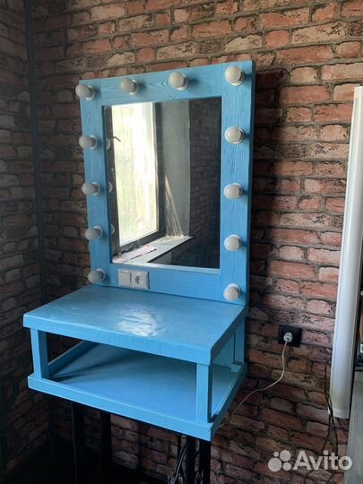 Зеркало, гримерный стол